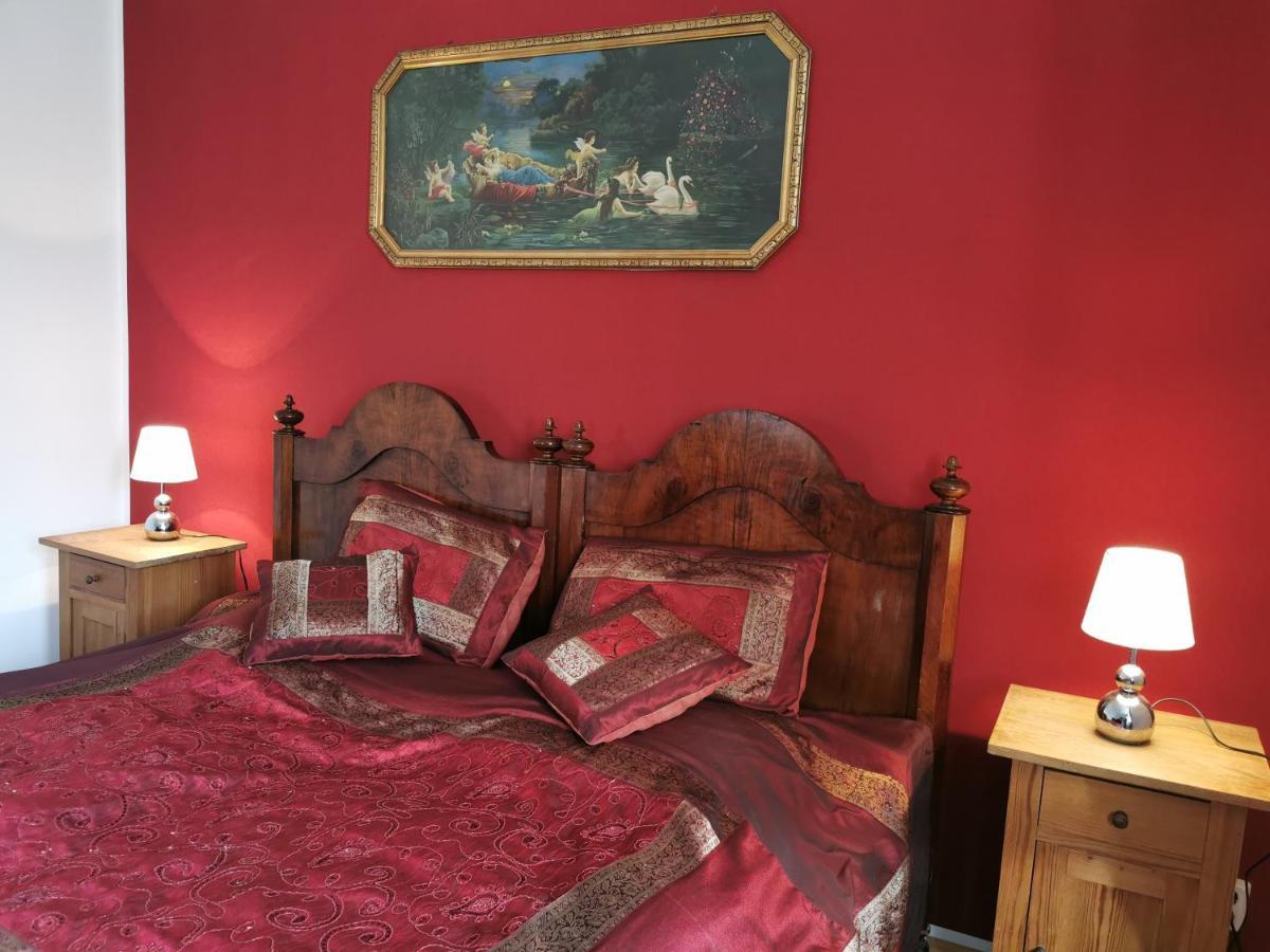 Ruhige Ferienwohnung Im Gutshaus Niederorschel Exterior foto